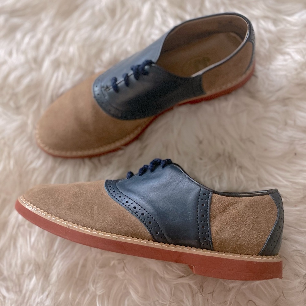 Vintage • Suede Oxford Saddle Shoes